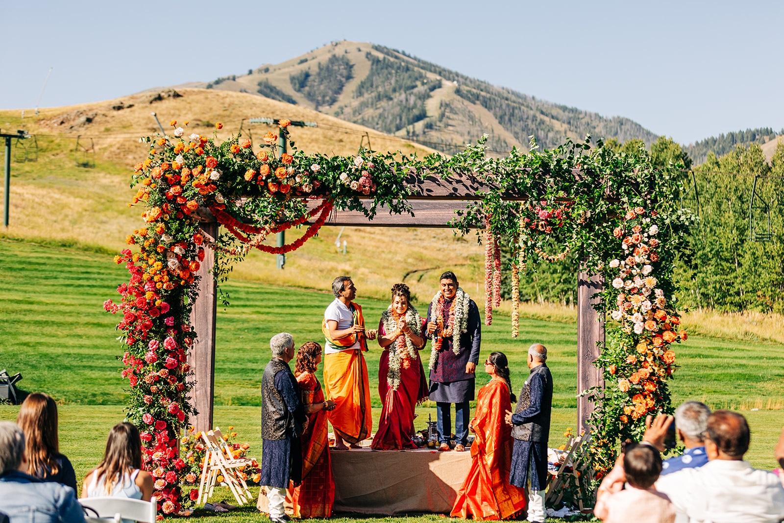 svr_dollar_wedding_taylor-sakthi-ceremony-baldy-background